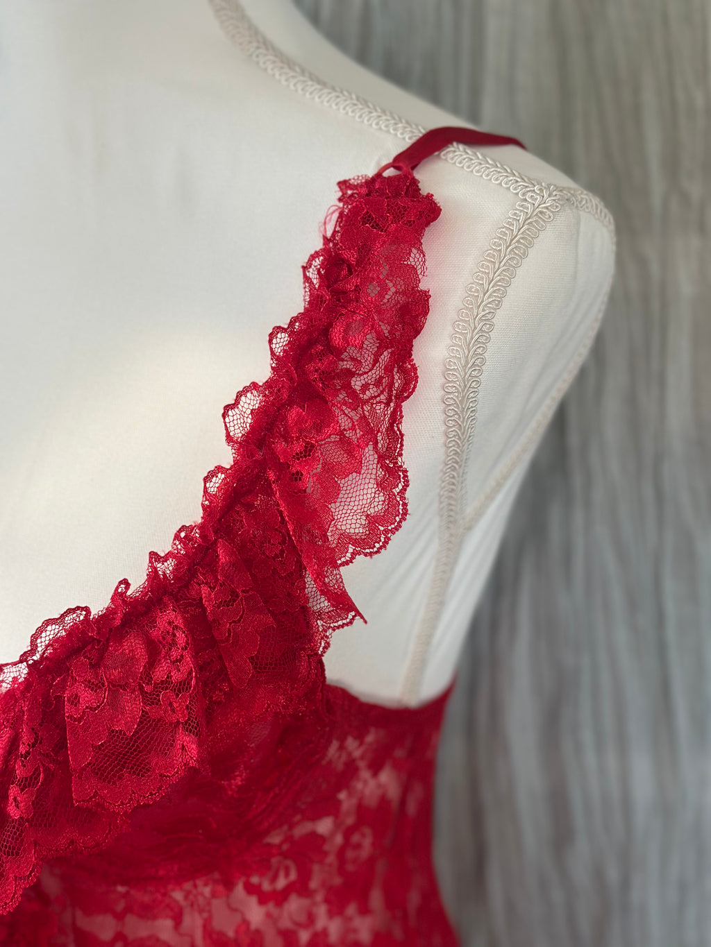 Shirley of Hollywood Red Lace Open-Front Babydoll Negilgee